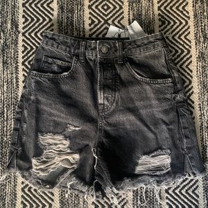 90s vintage high rise denim shorts ✨